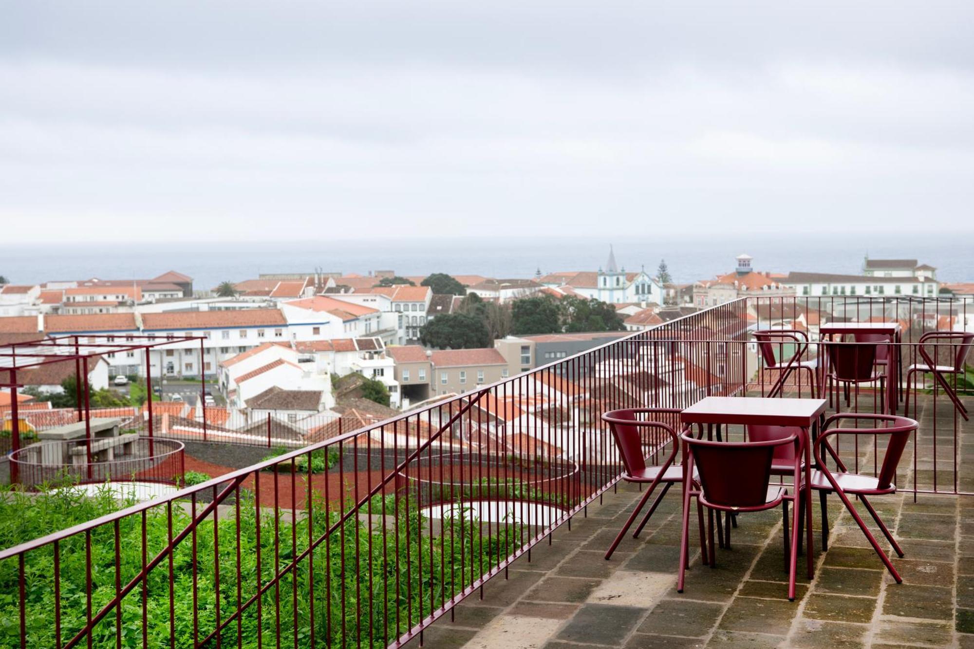 Angra + Apartment Angra do Heroismo Exterior photo